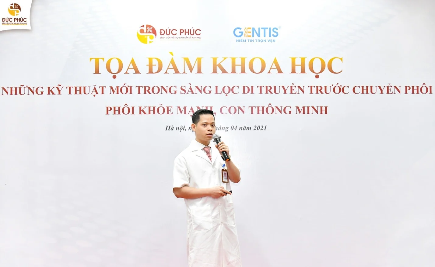 ThS. BS Lê Trọng Tuấn - Giám Đốc Trung Tâm Hiếm Muộn, Bệnh viện HTSS & Nam học Đức Phúc trình bày báo cáo chuyên môn tại sự kiện