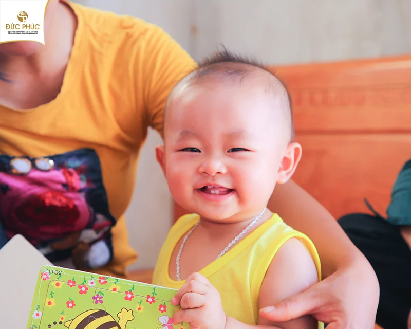 Em bé Susu - Thiên thần nhỏ của bố Hiền và mẹ Phượng