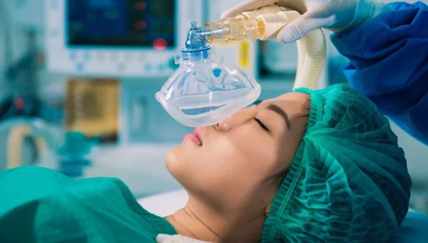 Bệnh nhân sẽ được gây mê tĩnh mạch nên không cảm thấy đau đớn