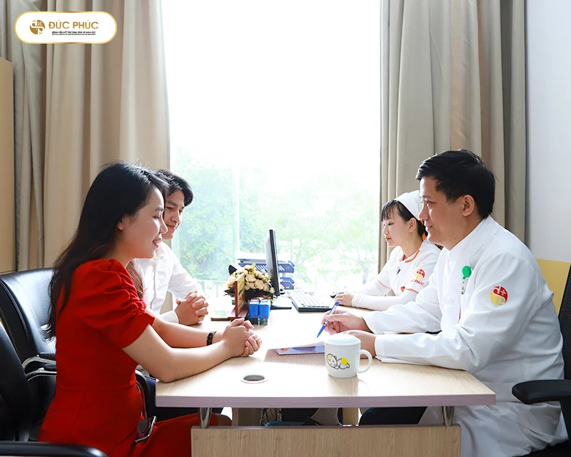 Liên hệ ngay bác sĩ của bạn khi có dấu hiệu bất thường