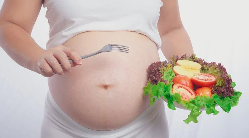 Sức đề kháng yếu khiến mẹ bầu dễ gặp phải những biến chứng nguy hiểm hơn