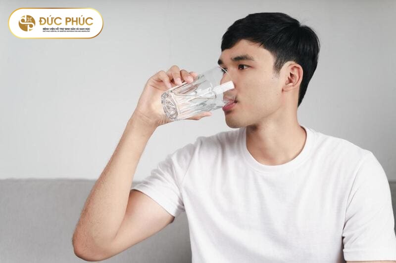 Uống đủ nước